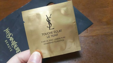 タン ラディアント タッチ エクラ/YVES SAINT LAURENT BEAUTE/リキッドファンデーションを使ったクチコミ（1枚目）