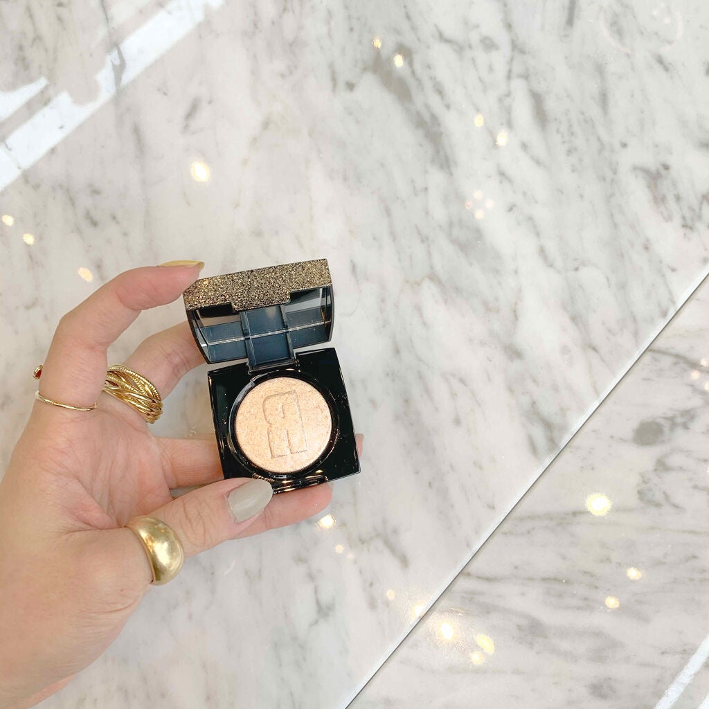 タカハシモエ on LIPS 「【目元が透き通る】毎日メイクに欠かせない可愛すぎる大粒のラメが..」(1枚目)