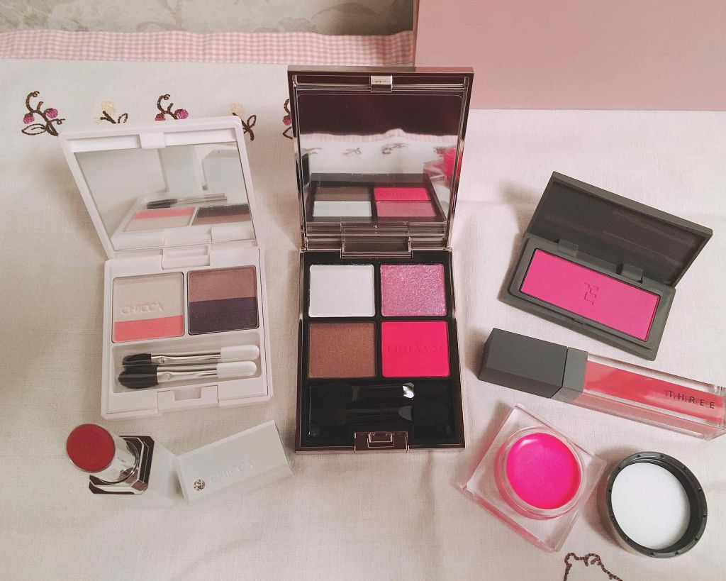 フローレスグロウ リッドテクスチャー アイシャドウ/CHICCA/アイシャドウパレットを使ったクチコミ(1枚目)