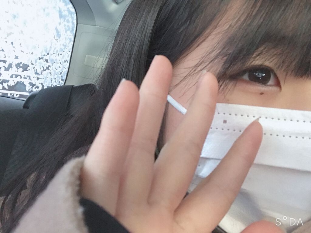 いちご on LIPS 「スクールメイクしてみた!あんまわかんくない?下手っぴですけど..」(1枚目)
