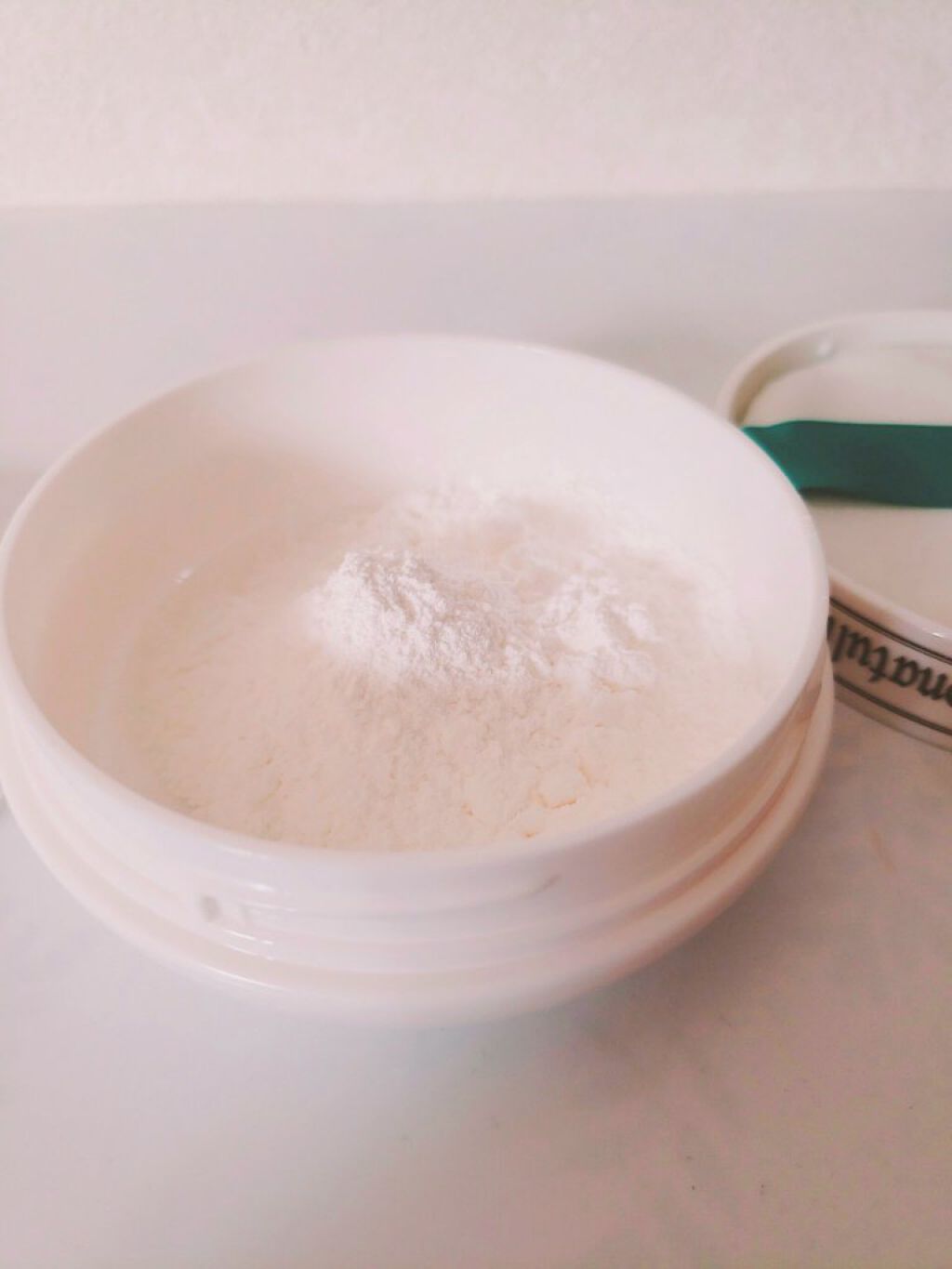 薬用さらさらデオドラントパウダー/デオナチュレ/デオドラント・制汗剤を使ったクチコミ(4枚目)