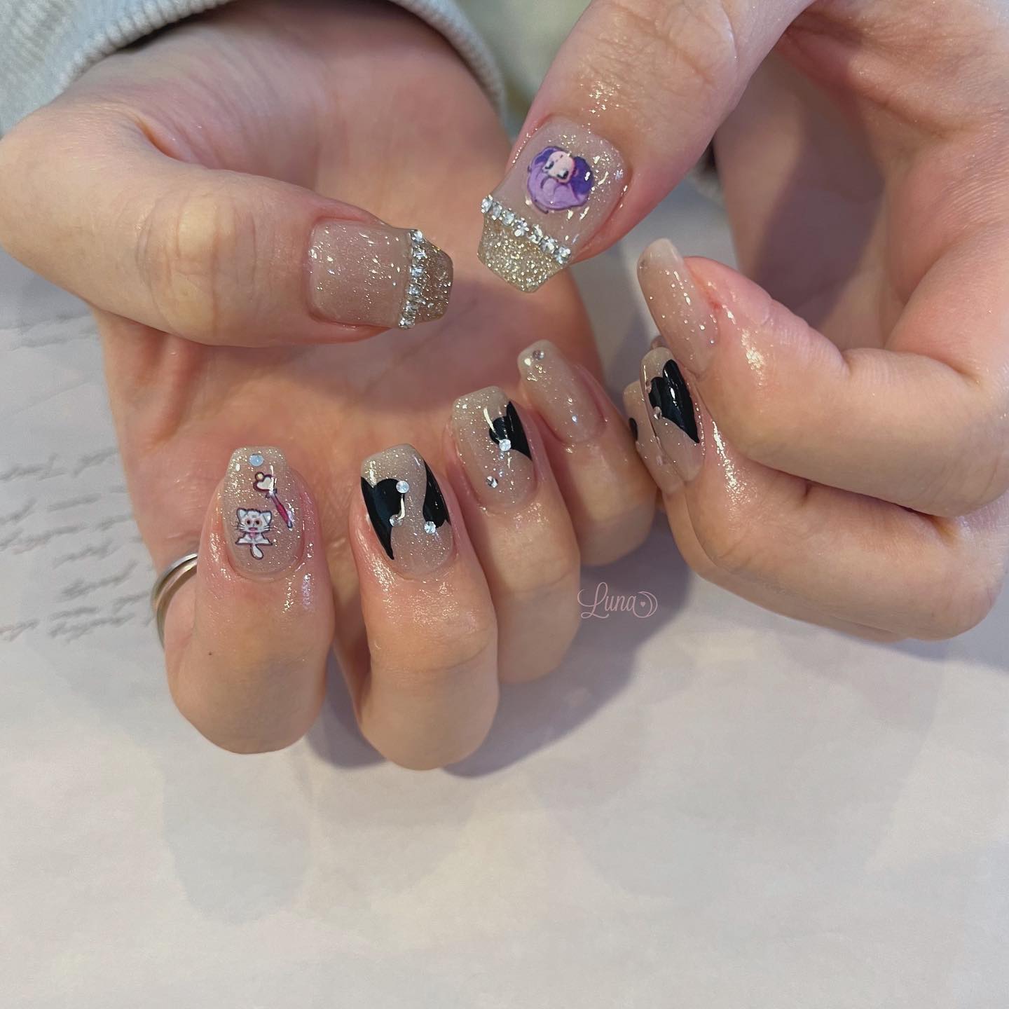 #ジェルネイル,#ワンカラーネイル,#ニュアンスネイル,#うるうるネイル,#ちゅるんネイル,#シンプルネイル,#パーツネイル,#透け感ネイル,#クリアネイル,#ぷっくりネイル,#ちぐはぐネイル,#韓国ネイル,#きらきらネイル,#うるつやネイル,#フレンチガーリーネイル,#黒ネイル,#ハートネイル,#フレンチネイルのネイルデザイン