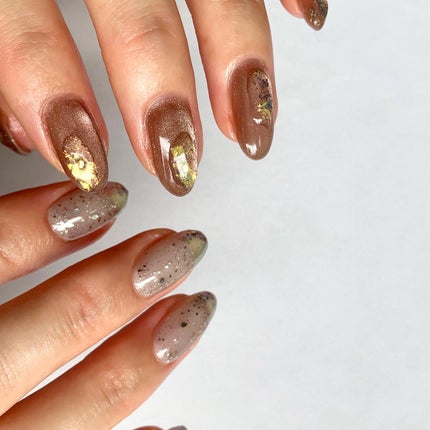 sato 🕊 self nail🫧🤍 on LIPS 「mynails🤲🏻右手はミスティックジェル035ほんのりブラッ..」(2枚目)