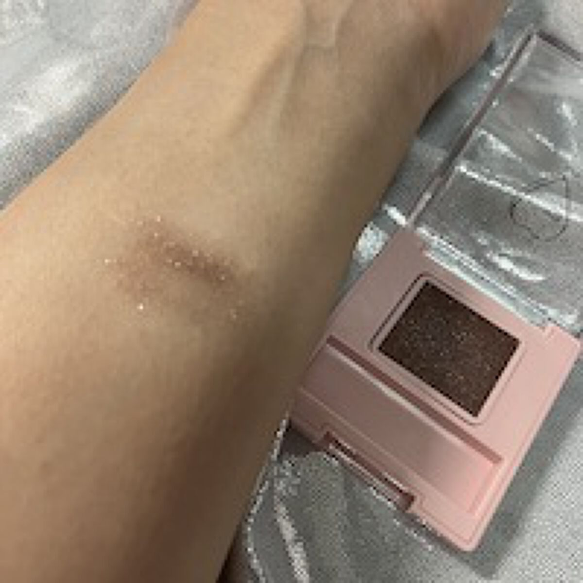 フーミー シングルラメシャドウ/WHOMEE/単色アイシャドウを使ったクチコミ（2枚目）