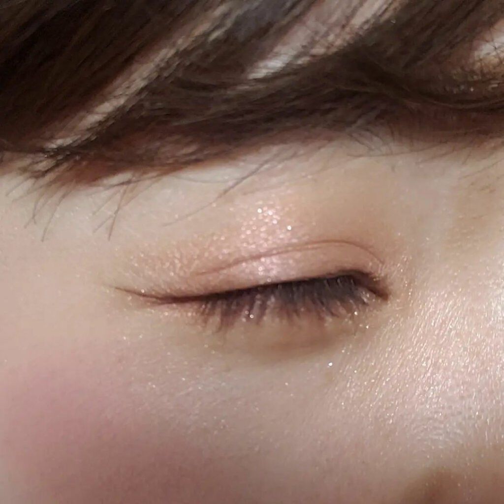 ダズルシャドウ/M・A・C/単色アイシャドウを使ったクチコミ（3枚目）