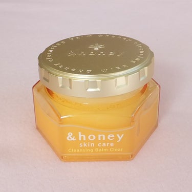 &honey
『クレンジングバーム クリア』

&honeyといえば、ヘアケア品のイメージだったので、
クレンジングも誕生して驚いて、
以前モイストを使ったことがあるんですが
可愛いパケに釣