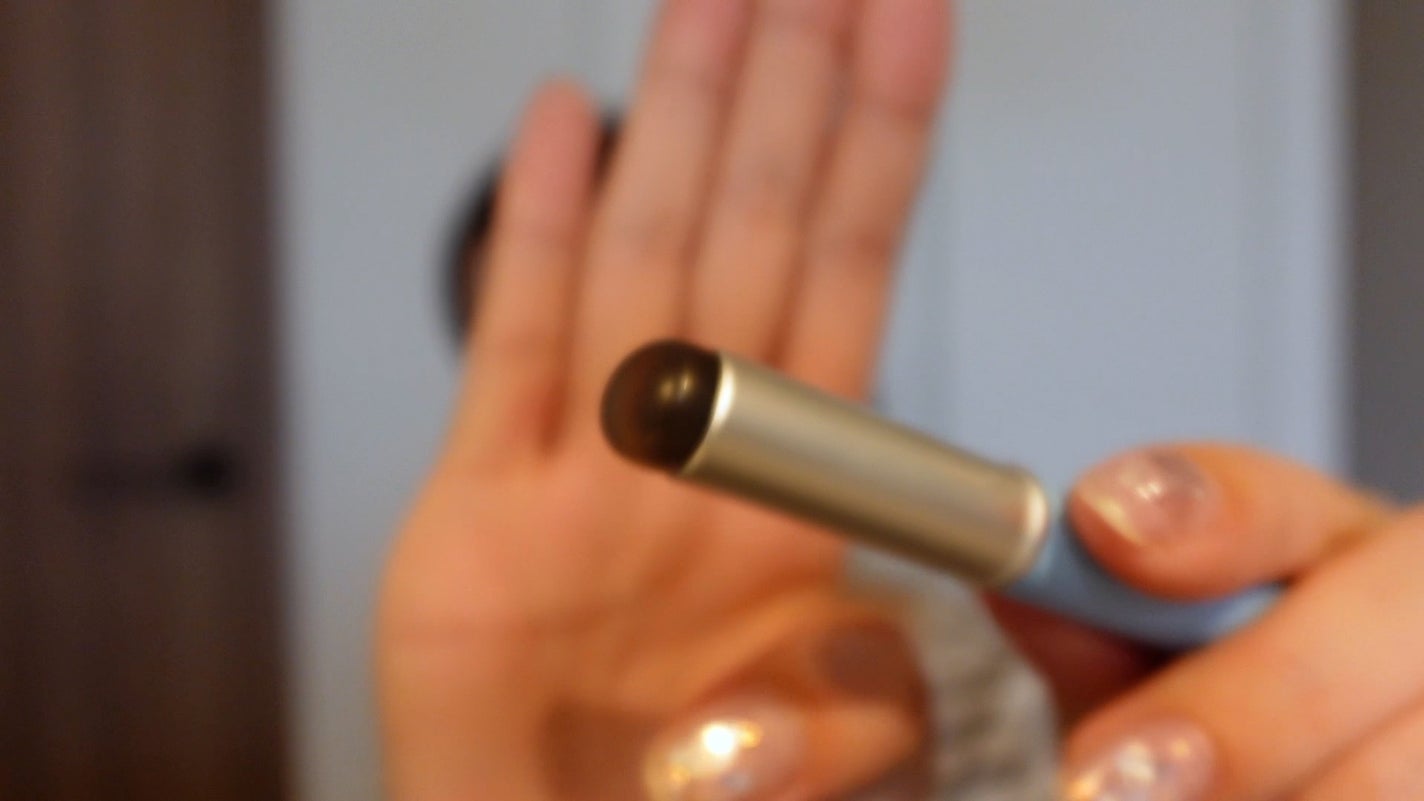 フィー フィンガーライク シリコン リップブラシ/fwee/メイクブラシを使ったクチコミ(2枚目)