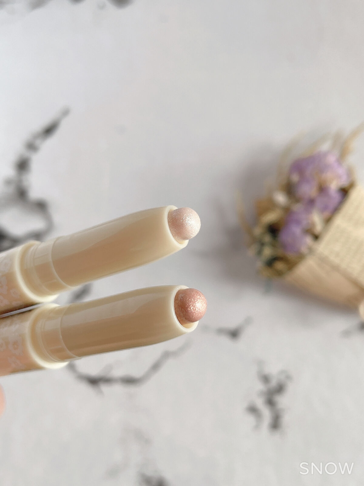 Dazzlin  アイルミナイザー/セリア/スティックアイシャドウを使ったクチコミ（2枚目）