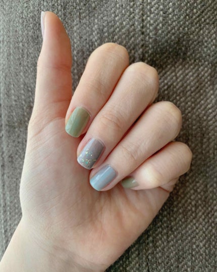 ネイルホリック パーティーフレーク/ネイルホリック/マニキュアを使ったクチコミ(2枚目)