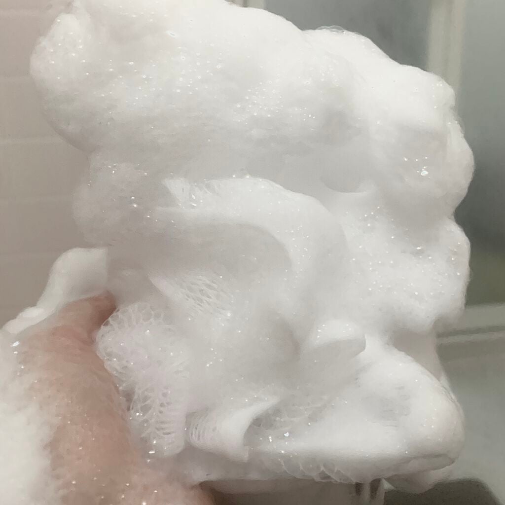 おとうふ。 on LIPS 「ダイソーのボディーソープ泡立てるやつ本当にいい。ワンプッシュで..」(1枚目)