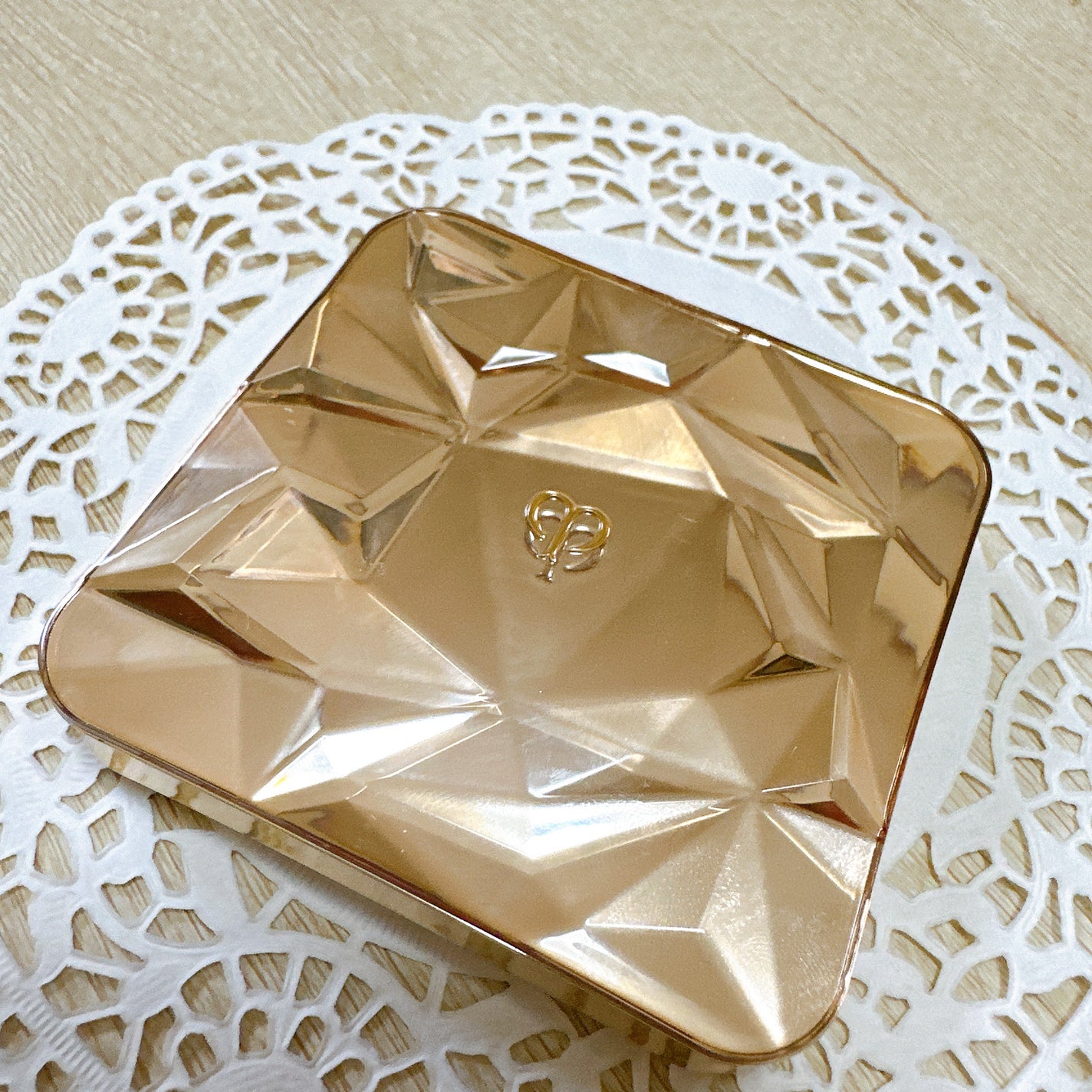 ル・レオスールデクラ /クレ・ド・ポー ボーテ/パウダーハイライトを使ったクチコミ(2枚目)