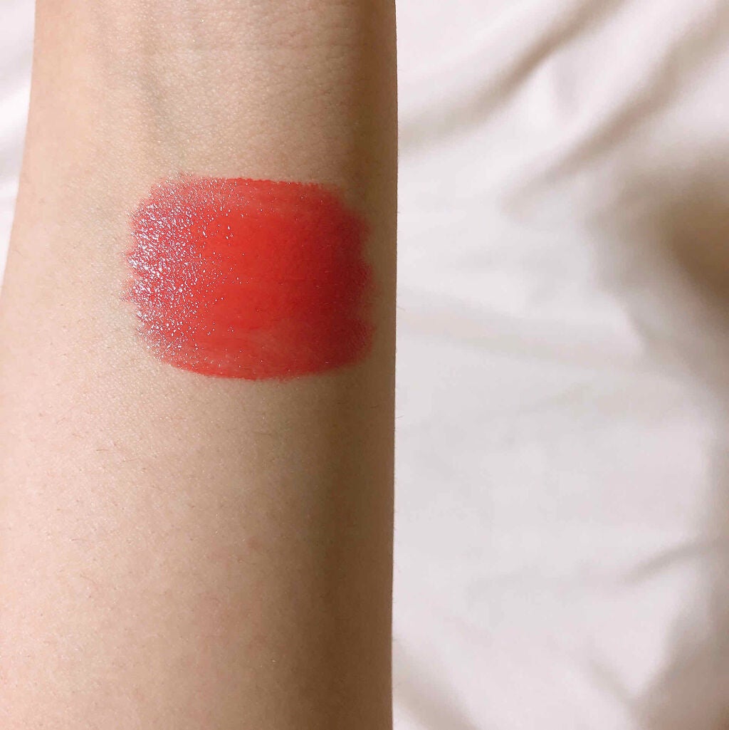 あや on LIPS 「lilybyredリップティント#もものふりツヤっとした感じに..」(2枚目)