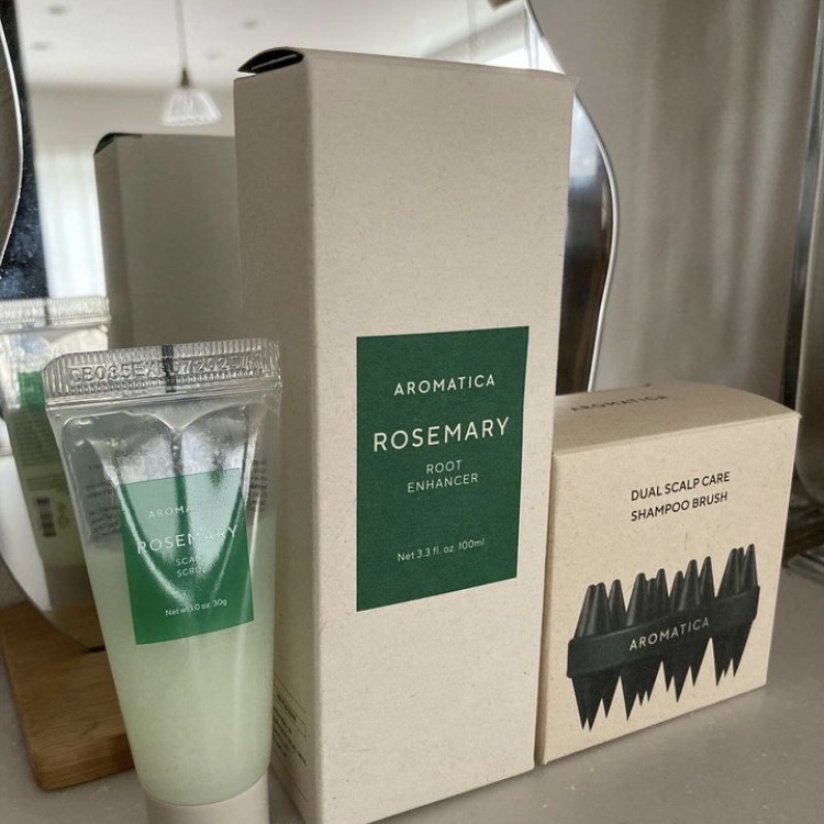 ローズマリールートエンハンサー/AROMATICA/頭皮ローションを使ったクチコミ（2枚目）
