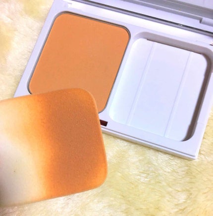 CLARINS ホワイト-プラス ブライトニング パウダーファンデーションのクチコミ「クラランスから出てるパウダーファンデ。
最近はこればかり。
嫌なことが続いてメイクする気分に.....」(2枚目)