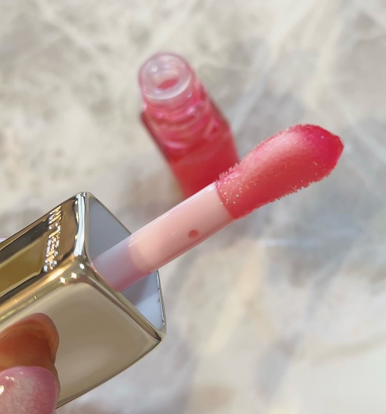 キスキス ビー グロウ オイル/GUERLAIN/リップグロスを使ったクチコミ(3枚目)