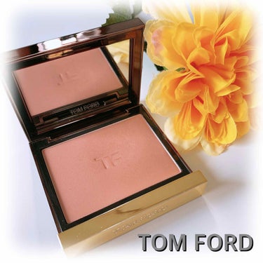 TOM FORD チークカラー
TOM FORD BEAUTY　チーク カラー
☆06　インヒビジョン

価格：7,700円（税込）

公式サイトより引用………………………………

〝均整のとれた陰影の