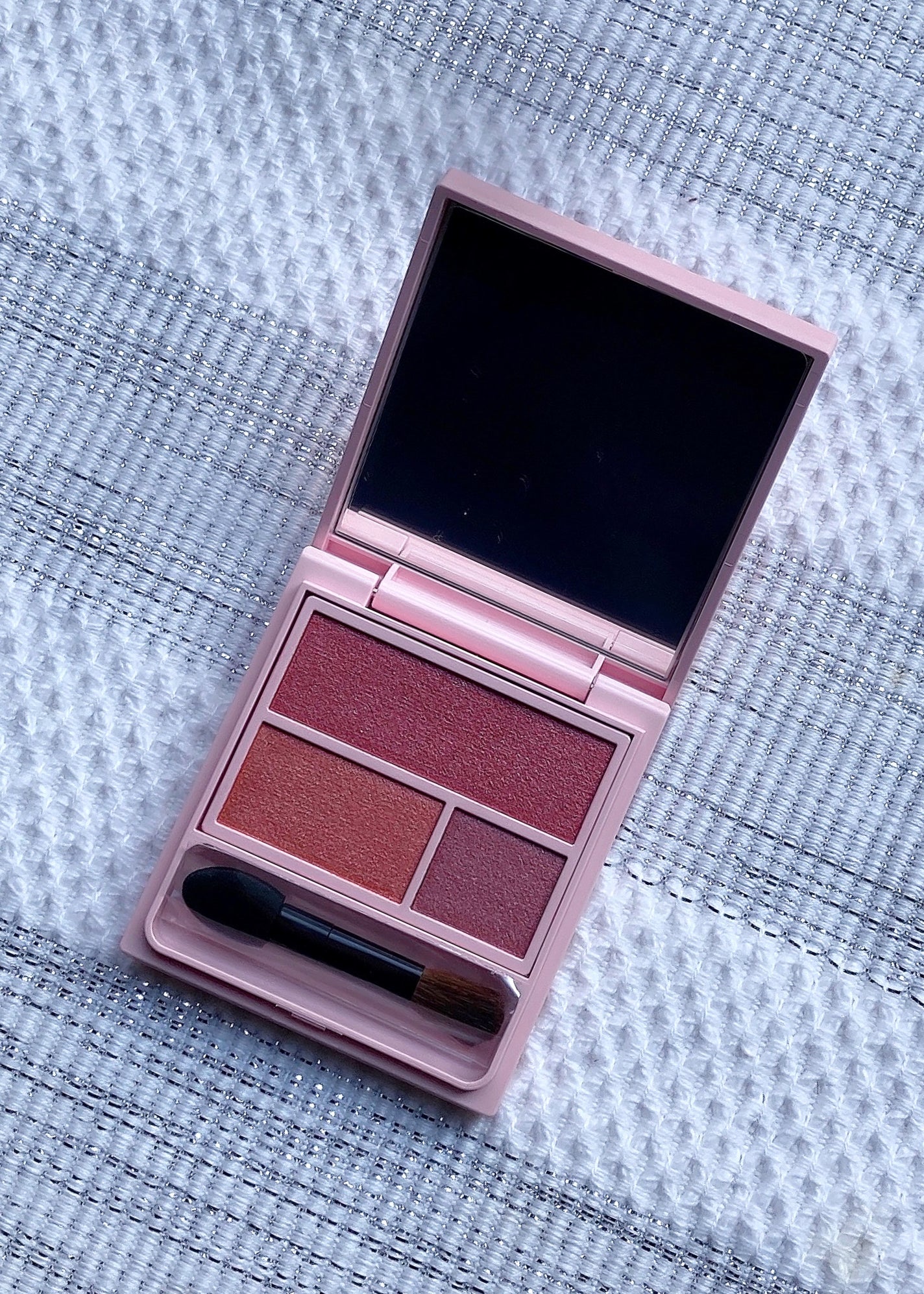 フーミー アイシャドウパレット/WHOMEE/アイシャドウパレットを使ったクチコミ(2枚目)