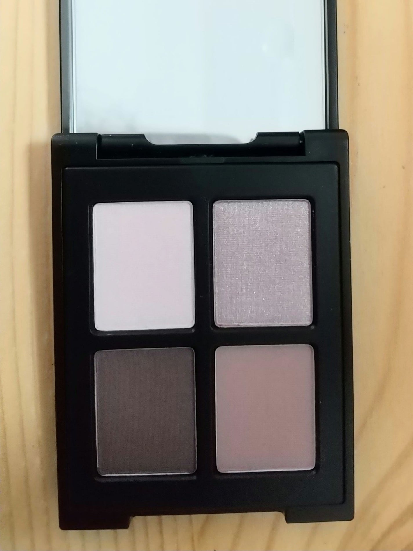 エトワルローズ 4色アイシャドウ/Étoile Rose/アイシャドウパレットを使ったクチコミ(1枚目)