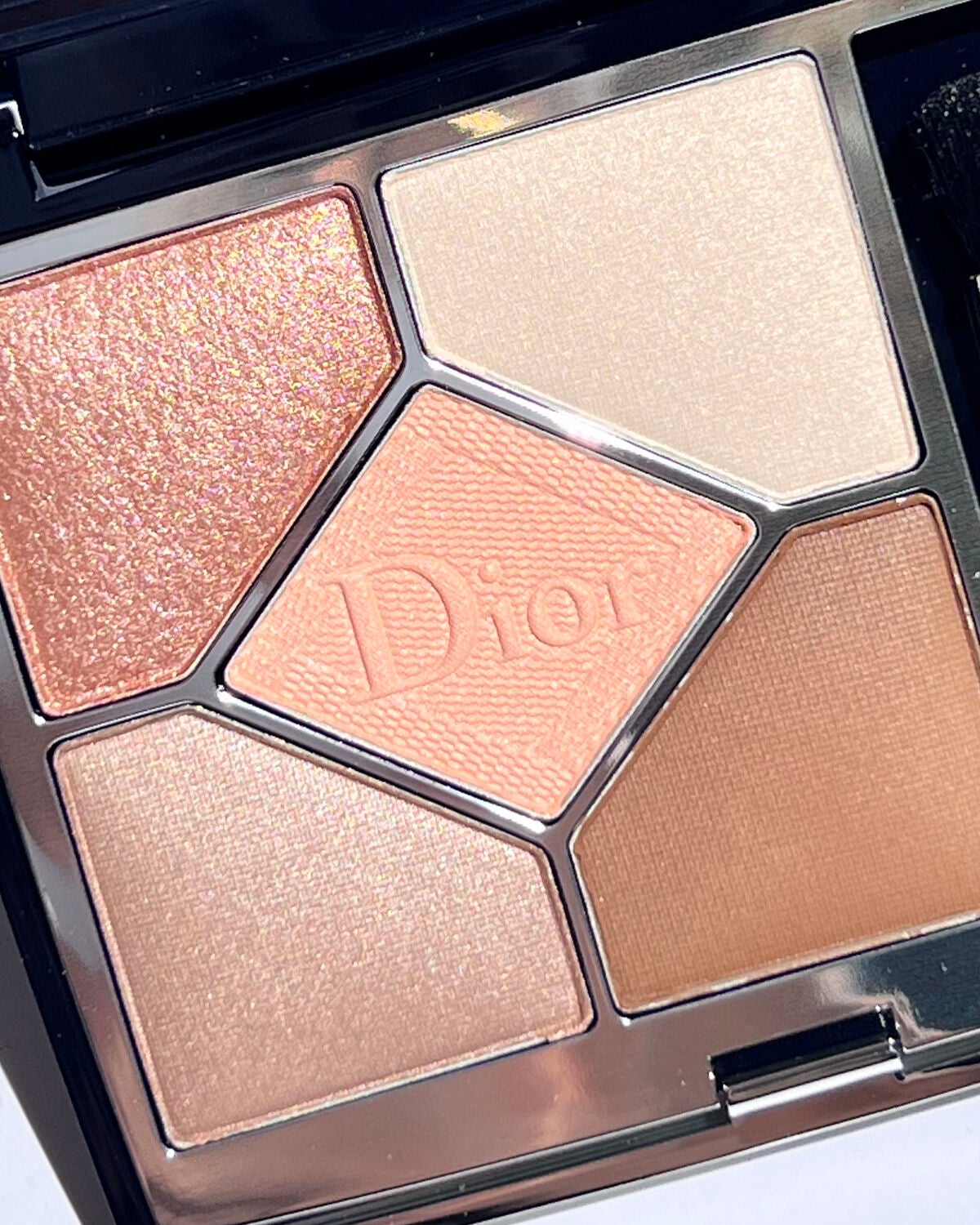 Yurika Ueki on LIPS 「ひとつ前の動画の静止画でのつけ方や色のスウォッチです💓𝐃𝐢𝐨𝐫..」(7枚目)