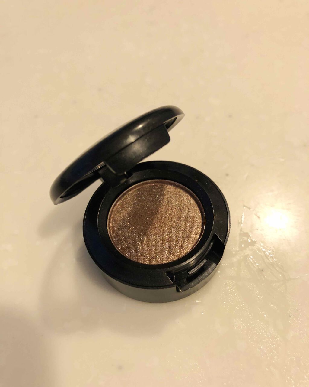スモール アイシャドウ テンプティング/M・A・C/単色アイシャドウを使ったクチコミ（1枚目）