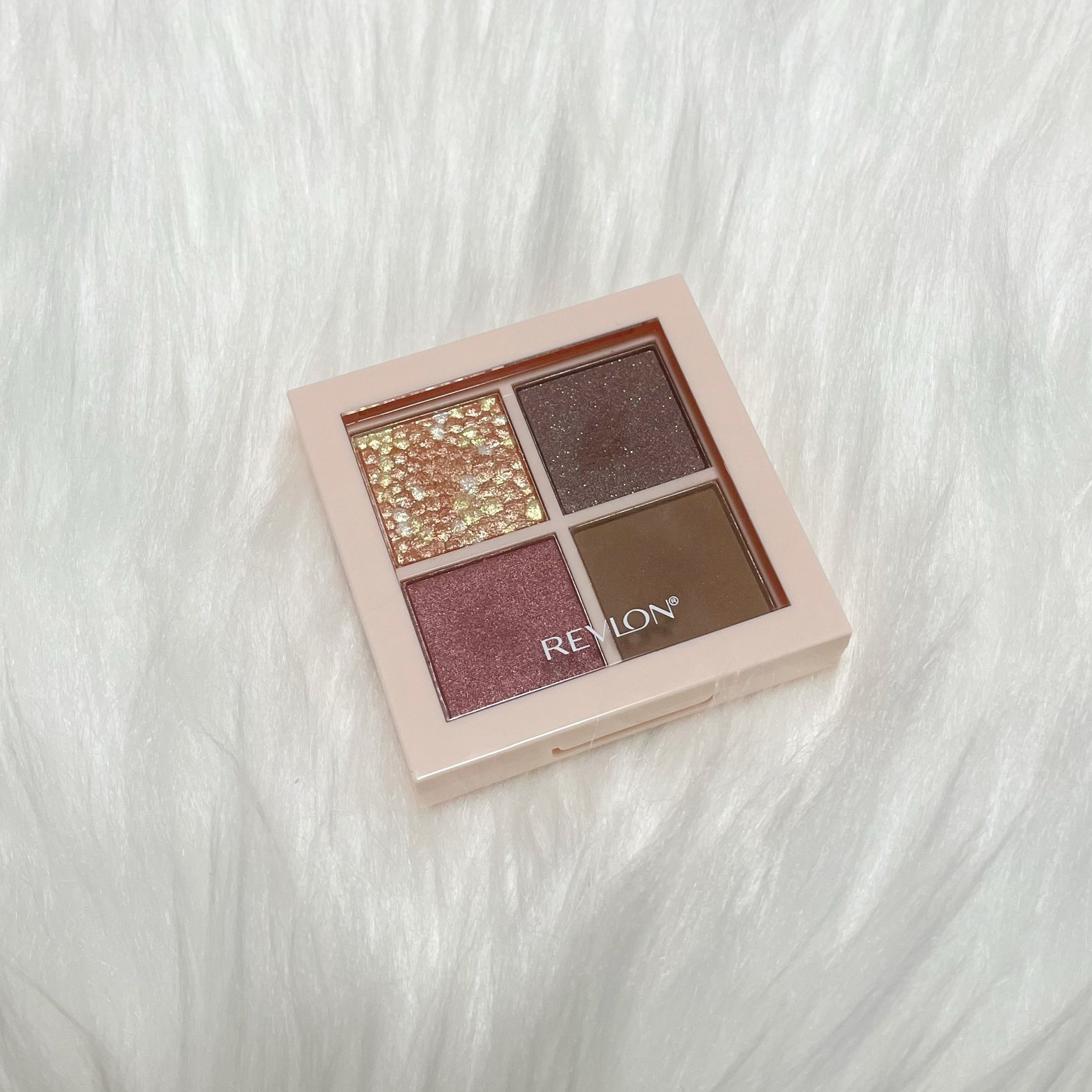 レブロン ダズル アイシャドウ クアッド/REVLON/アイシャドウパレットを使ったクチコミ（1枚目）