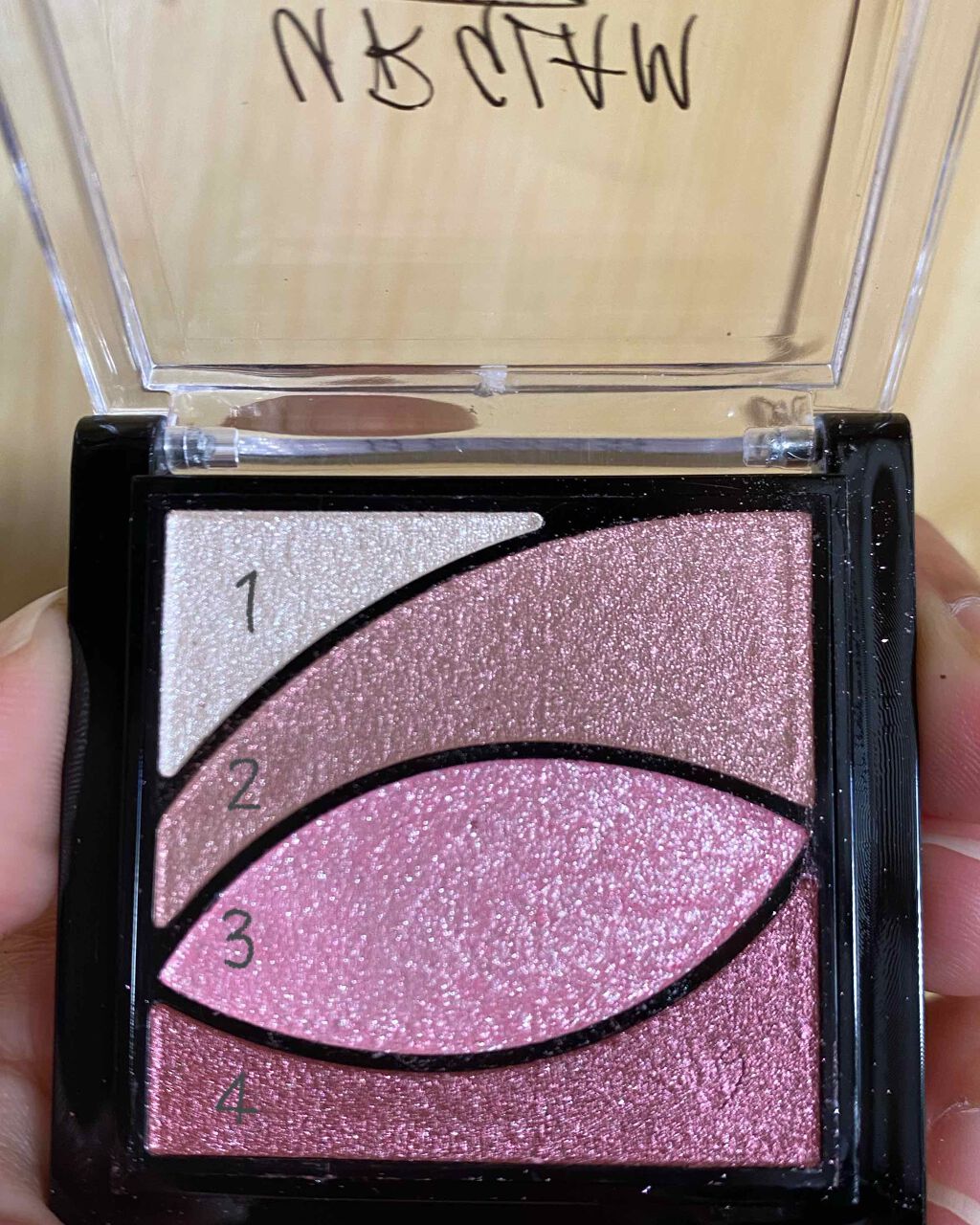 UR GLAM VELVET EYE COLOR PALETTE/U R GLAM/アイシャドウパレットを使ったクチコミ(2枚目)