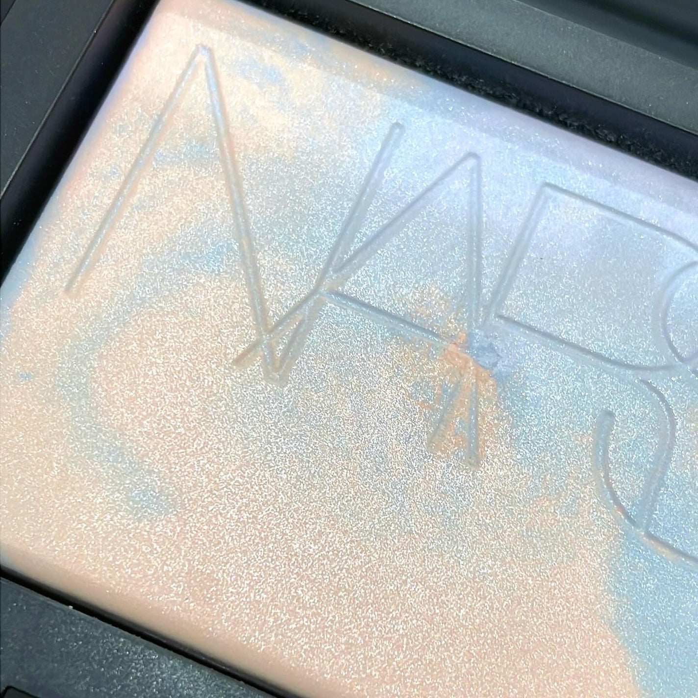 ライトリフレクティング プリズマティックパウダー/NARS/プレストパウダーを使ったクチコミ(2枚目)