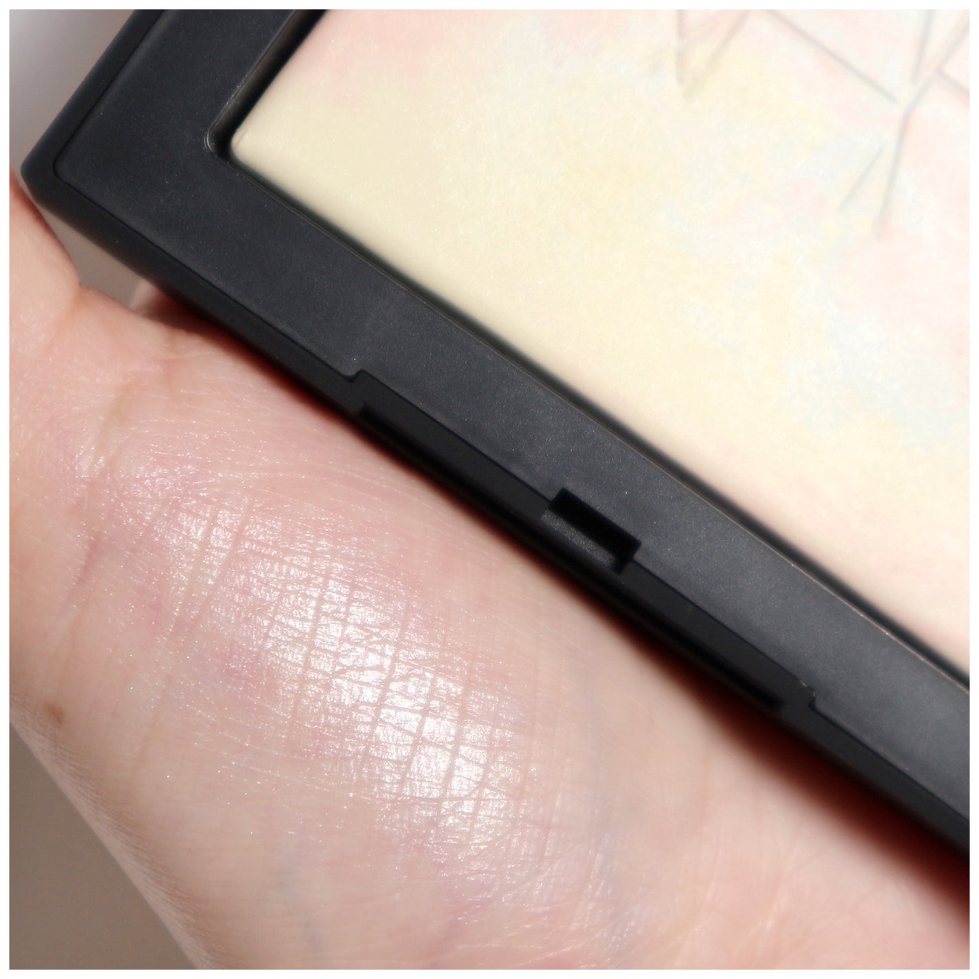 ライトリフレクティング プリズマティックパウダー/NARS/プレストパウダーを使ったクチコミ(3枚目)