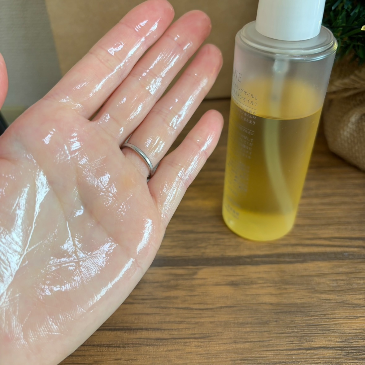 マルチスタイリングオイルライト 100ml/NiNE/ヘアオイルを使ったクチコミ（3枚目）