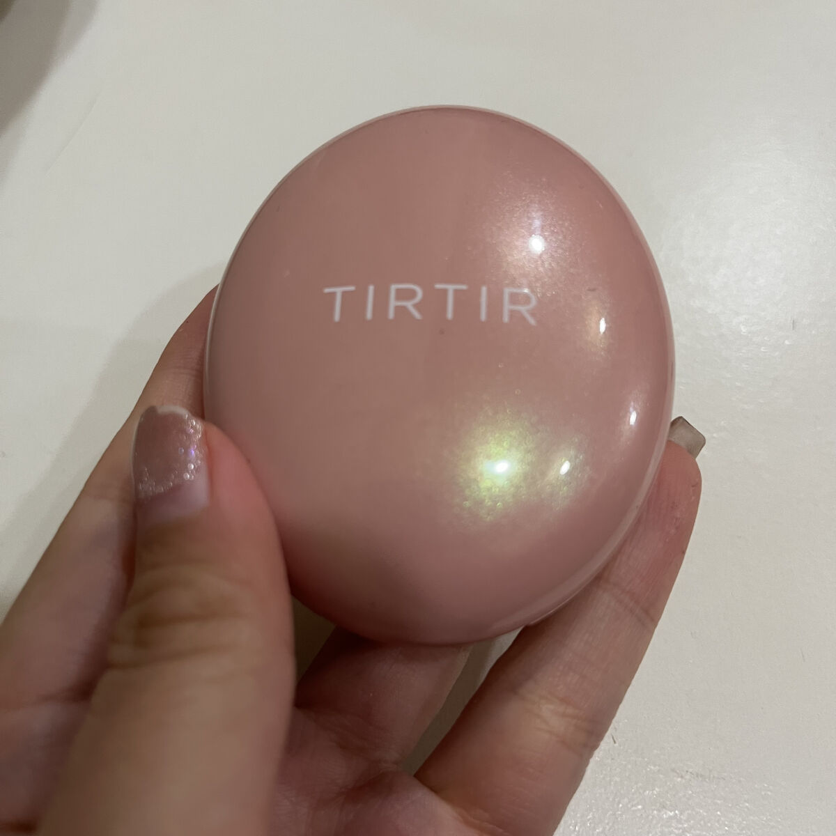 【ファンデーション】
めっちゃいい
大きいの高くて躊躇してたから小さいの買った
1300円とか？

1番売れてたからピンクにした

マスクでよれないしなんか繋い心地いい
小さいの持ち運び便利やから

大きいの家用で小さいの持ち運び用にしても