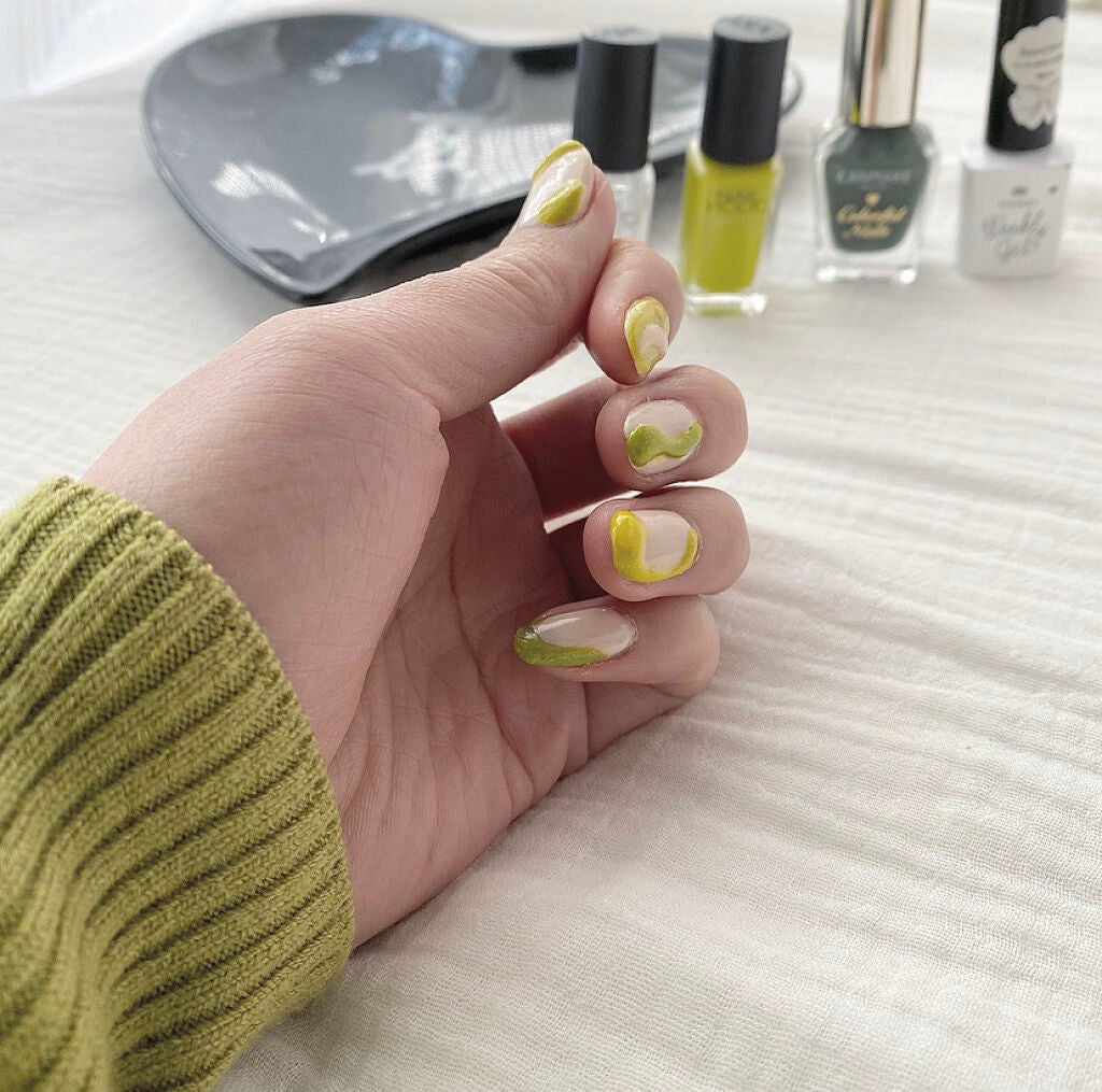 カラフルネイルズ/キャンメイク/マニキュアを使ったクチコミ(3枚目)