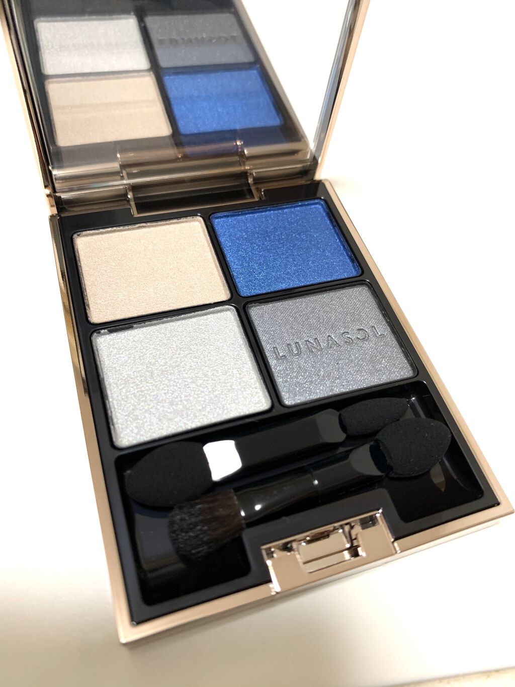 アイカラーレーション EX06 Russian Blue（限定発売）/LUNASOL/アイシャドウパレットを使ったクチコミ（2枚目）