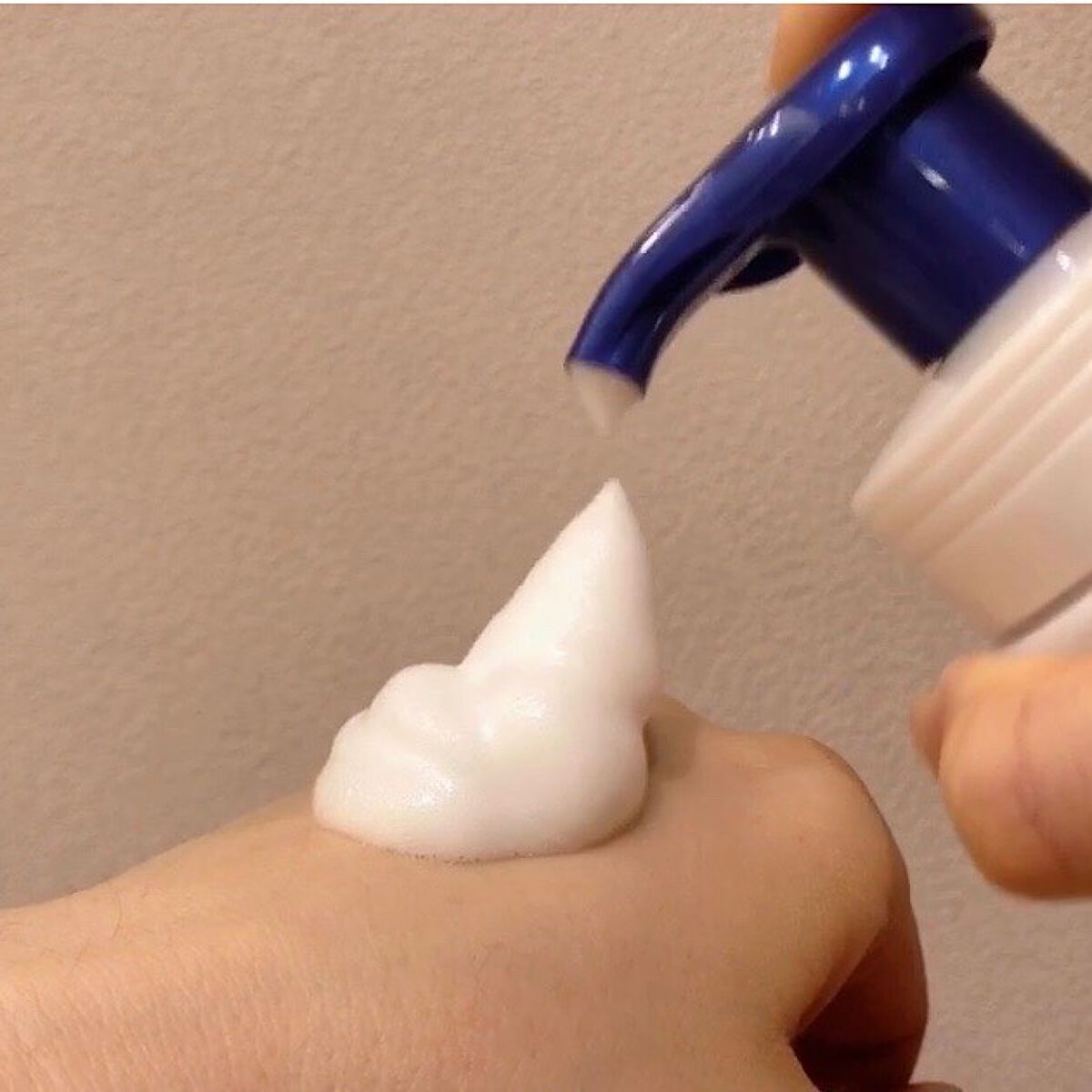 ニベア クリアビューティー弱酸性泡洗顔 もっちり美肌/ニベア/泡洗顔を使ったクチコミ(6枚目)