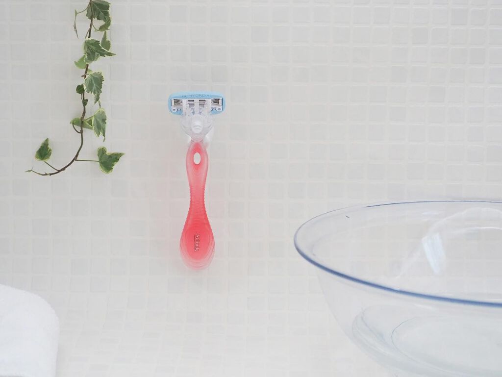 ハイドロシルク ホルダー （刃付き＋替刃１コ）/ハイドロシルク/シェーバーを使ったクチコミ（2枚目）