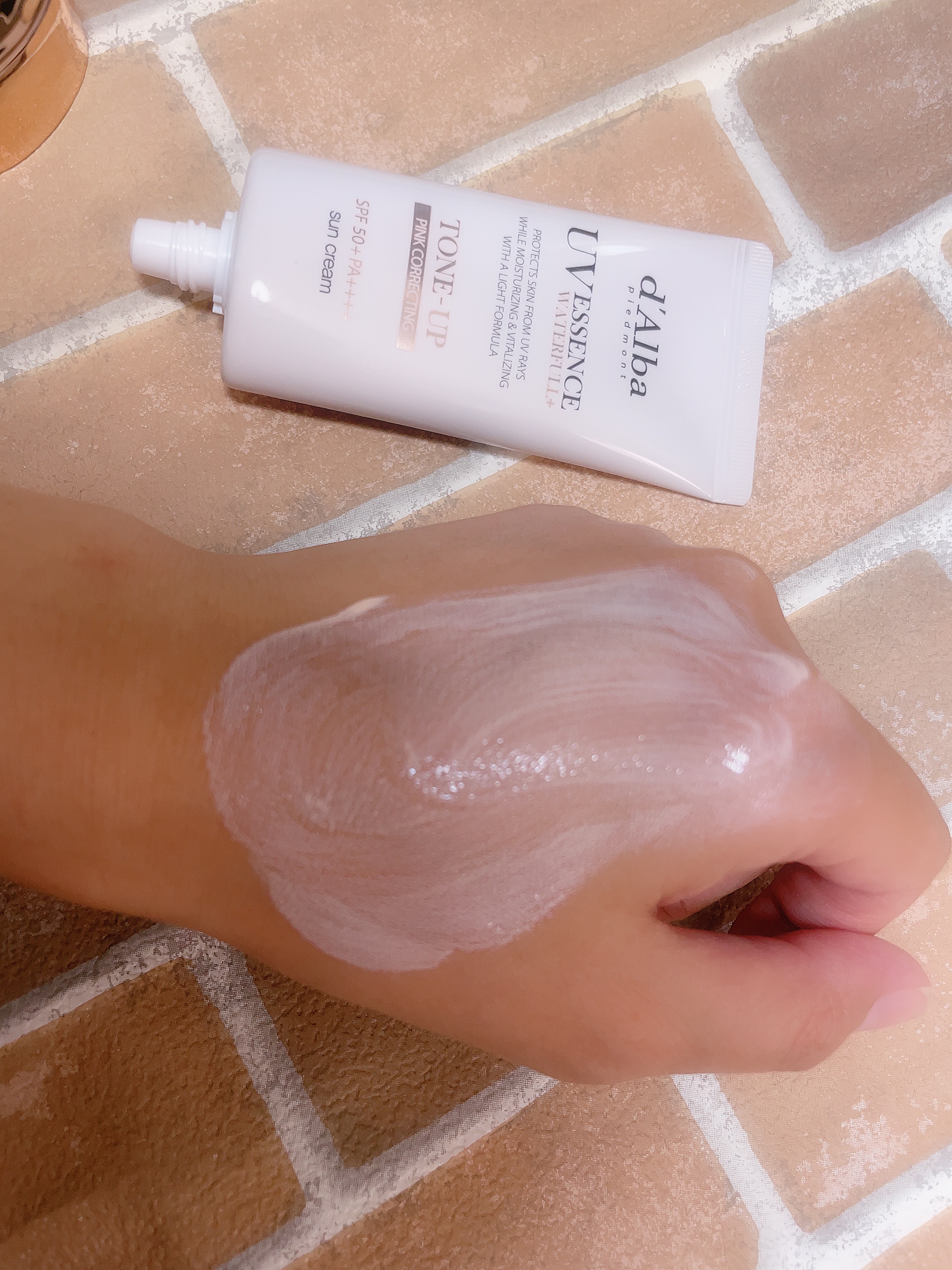 ウォータフルトーンアップサンクリーム/ダルバ/日焼け止めクリームを使ったクチコミ（3枚目）