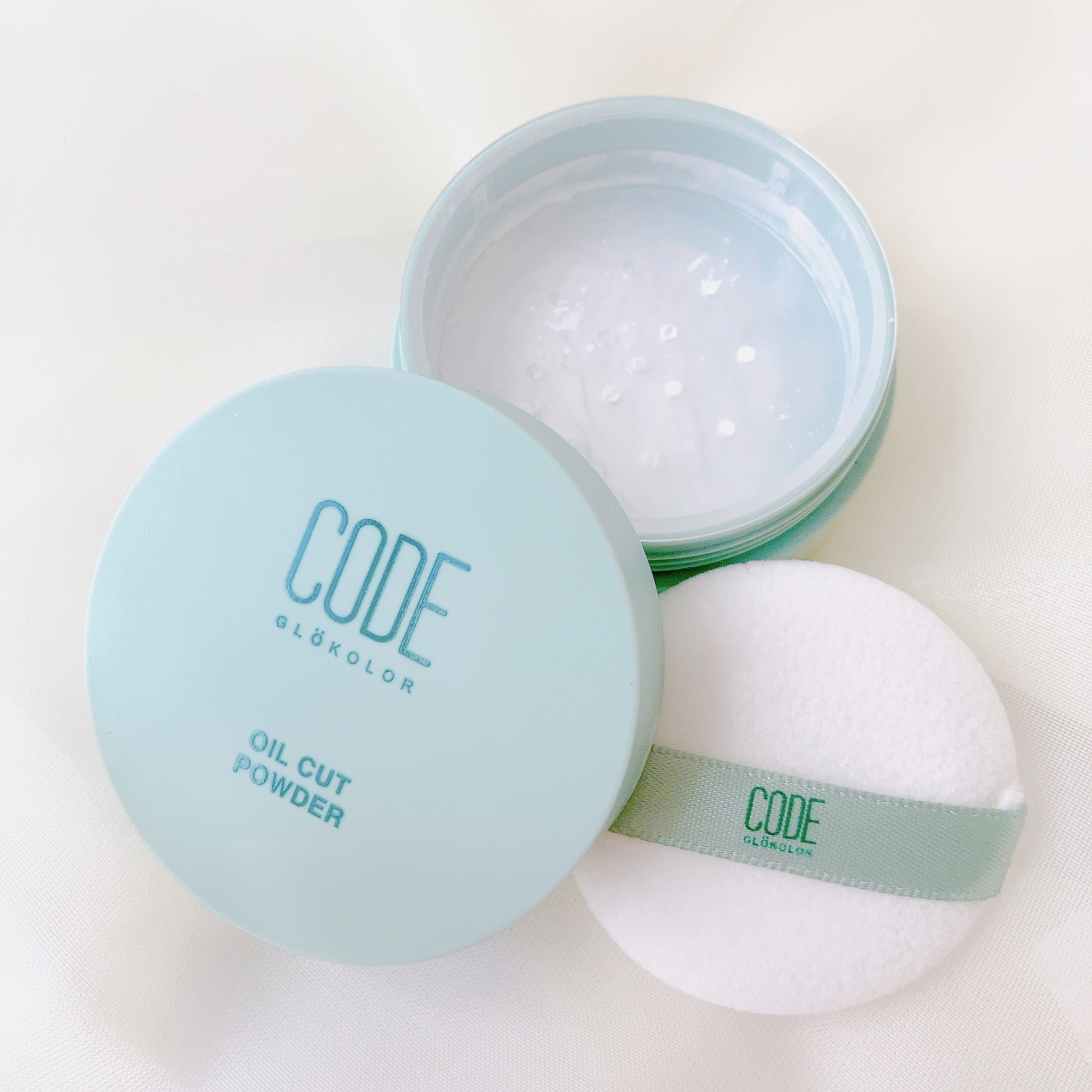 オイルカットパウダー/CODE GLO KOLOR/プレストパウダーを使ったクチコミ（2枚目）