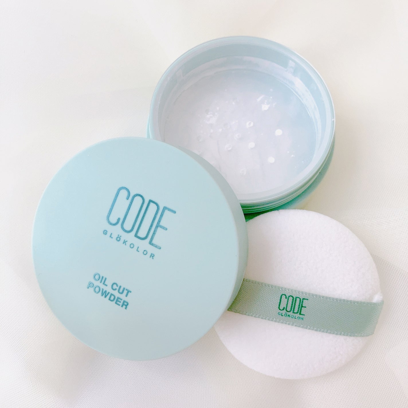 オイルカットパウダー/CODE GLO KOLOR/プレストパウダーを使ったクチコミ(2枚目)