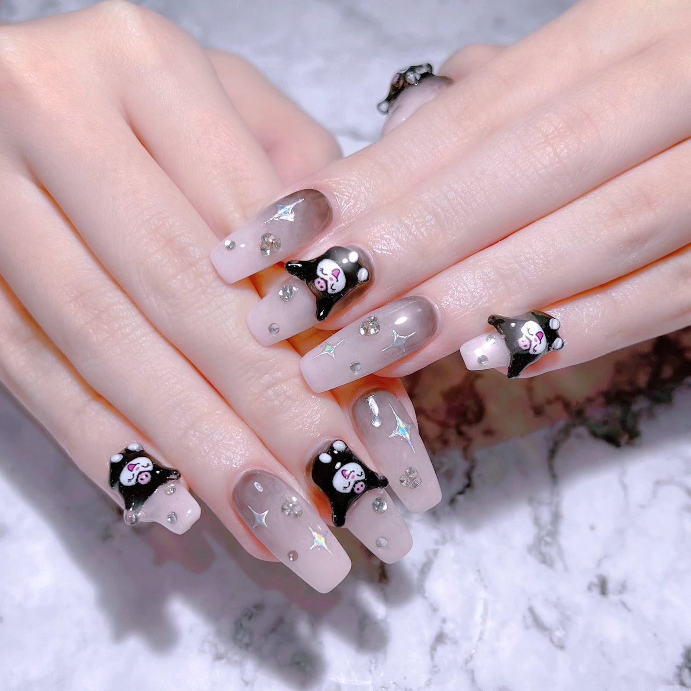 なかやまちえこ on LIPS 「シルバー系のネイル#ネイルデザイン..」(7枚目)