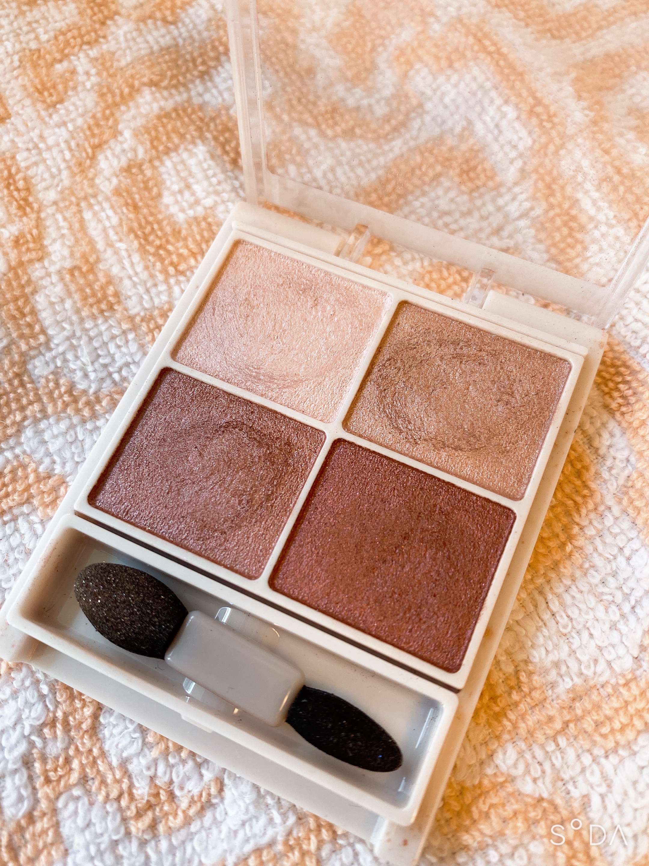 シルキースフレアイズ/キャンメイク/アイシャドウパレットを使ったクチコミ（2枚目）