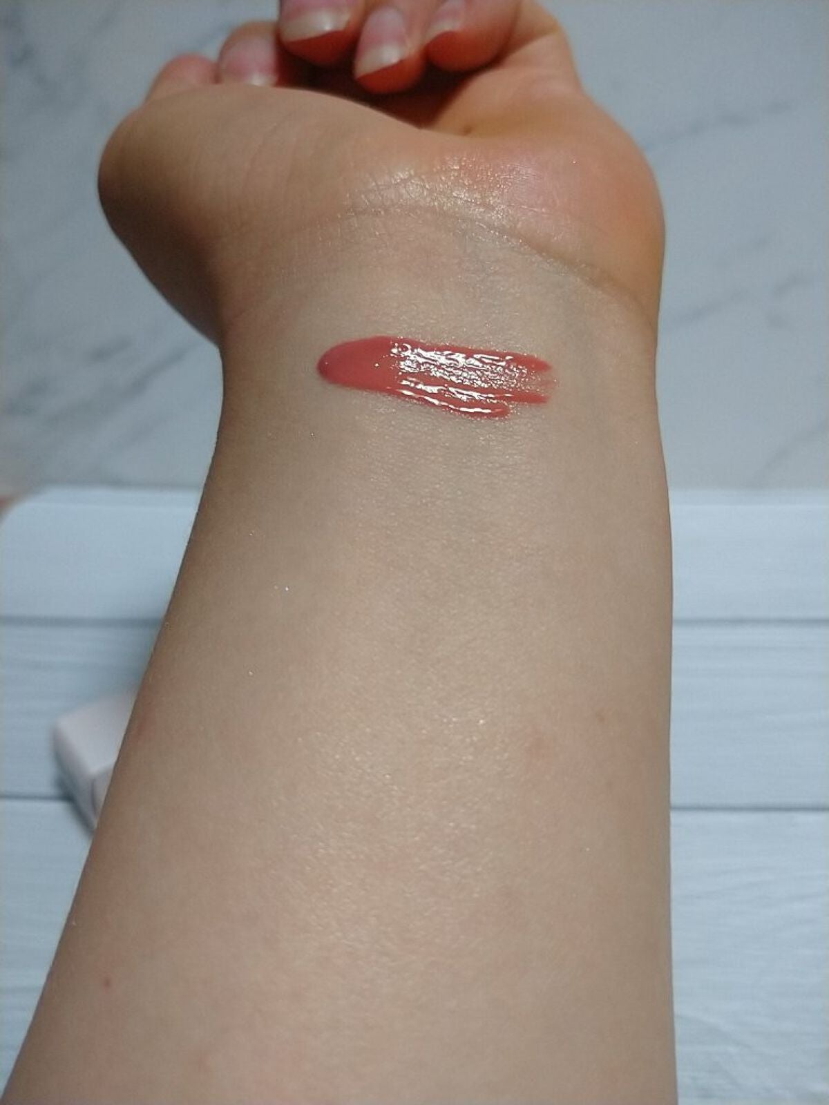 ウォーターブラーリングフィクシングティント/wakemake/リップティントを使ったクチコミ(2枚目)