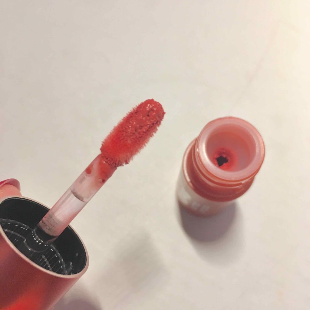 キス クラウド ブロッテッド リップ カラー/REVLON/口紅を使ったクチコミ（2枚目）