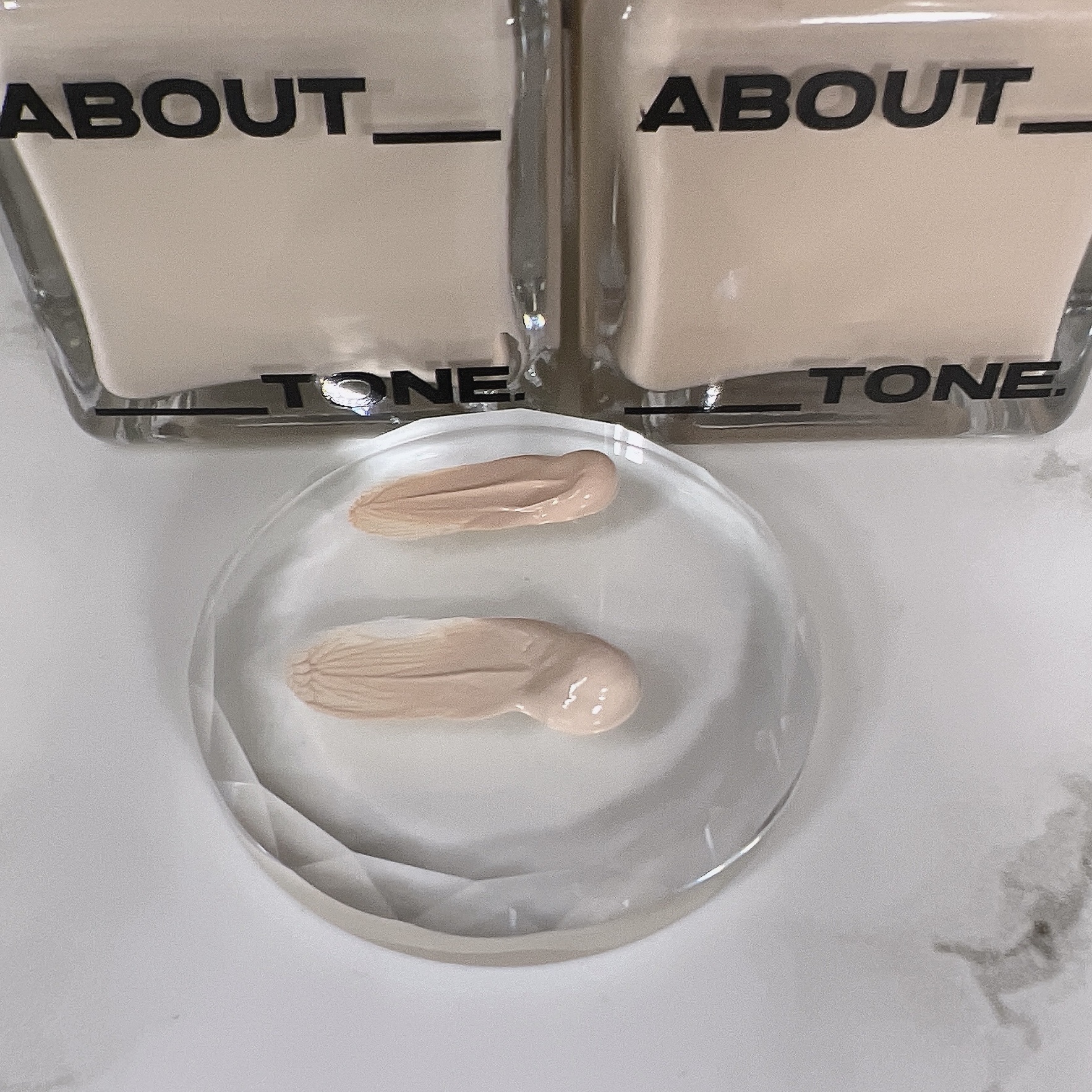 スキンレイヤーフィットファンデーション/ABOUT TONE/リキッドファンデーションを使ったクチコミ（1枚目）