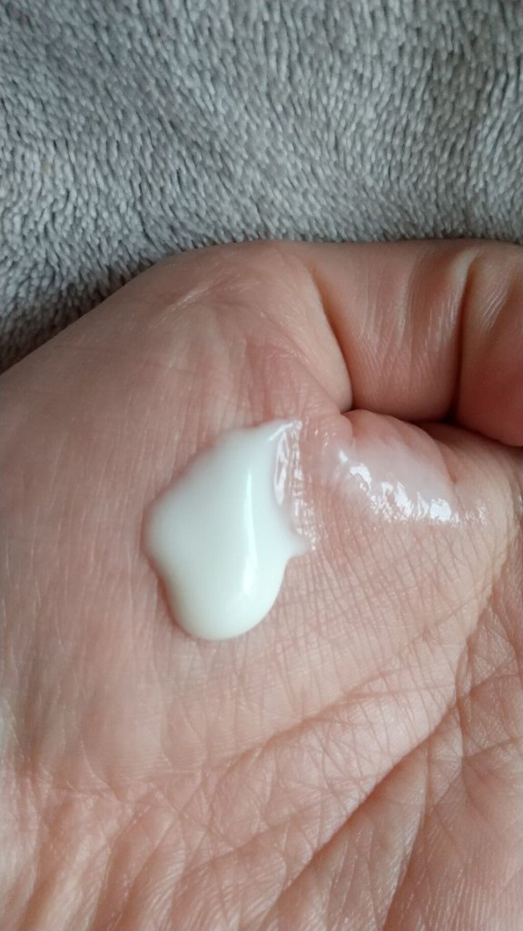 アクアディボルゲリ ゴールド ハンドクリーム/DR.TAFFI (ドクター タッフィ)/ハンドクリームを使ったクチコミ（3枚目）