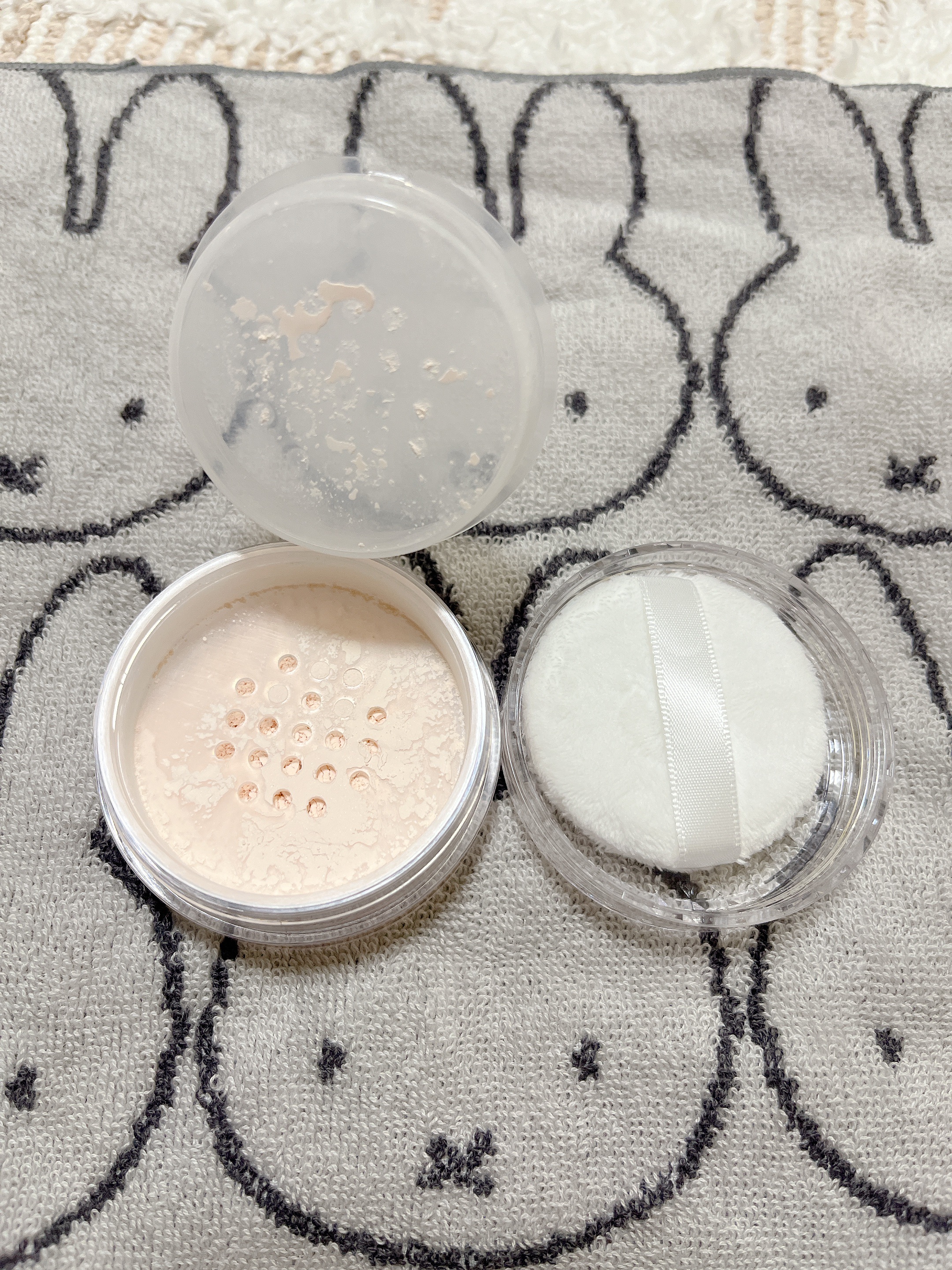 うるふわ仕上げパウダー 01 ルーセントベージュ/CEZANNE/ルースパウダーを使ったクチコミ（3枚目）