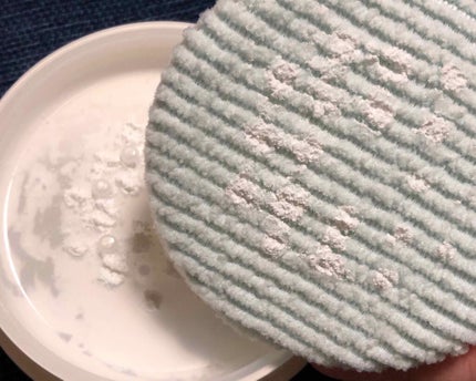 薬用さらさらデオドラントパウダー/デオナチュレ/デオドラント・制汗剤を使ったクチコミ(4枚目)