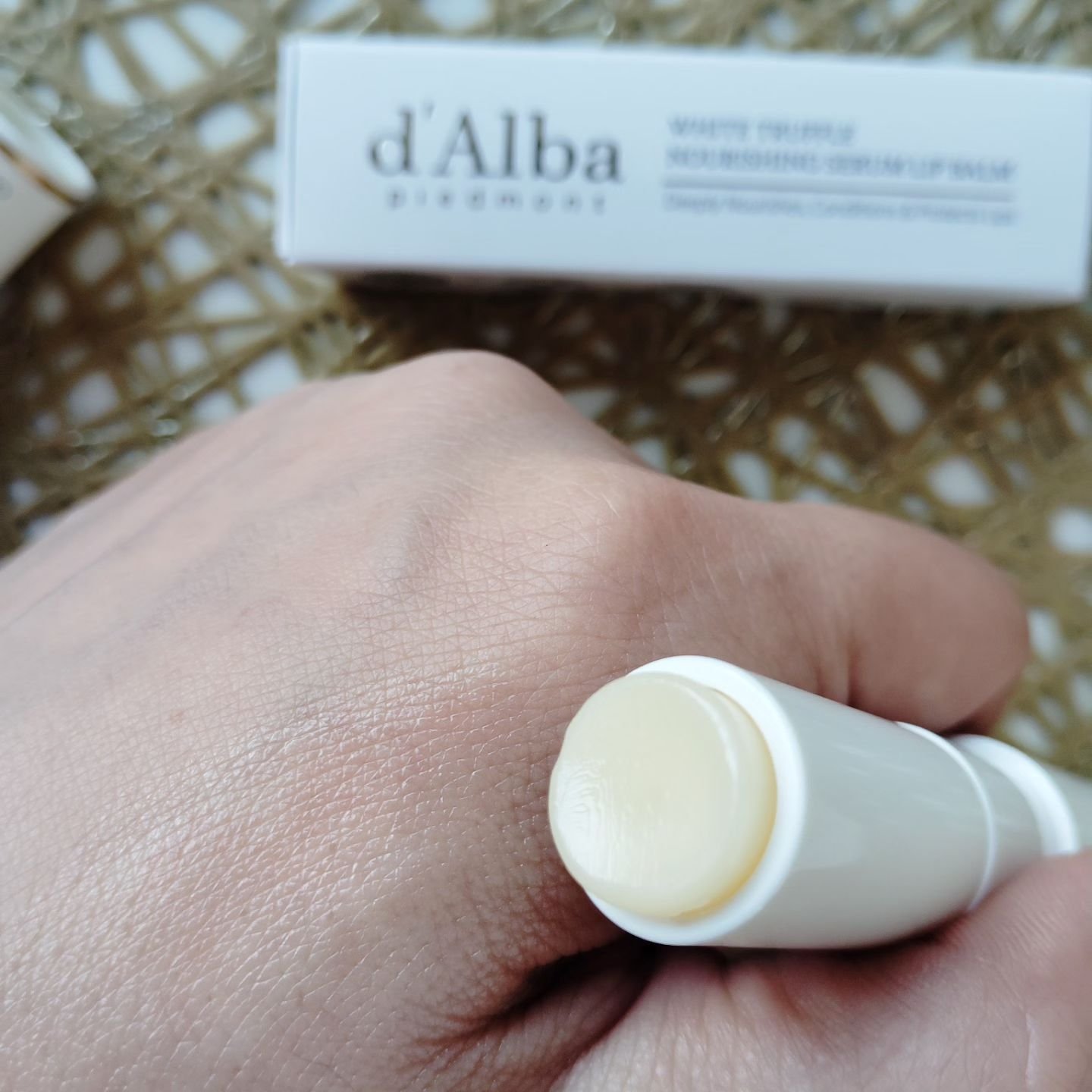 ホワイトトリュフナリシングセラムリップバーム/ダルバ/リップバームを使ったクチコミ（3枚目）