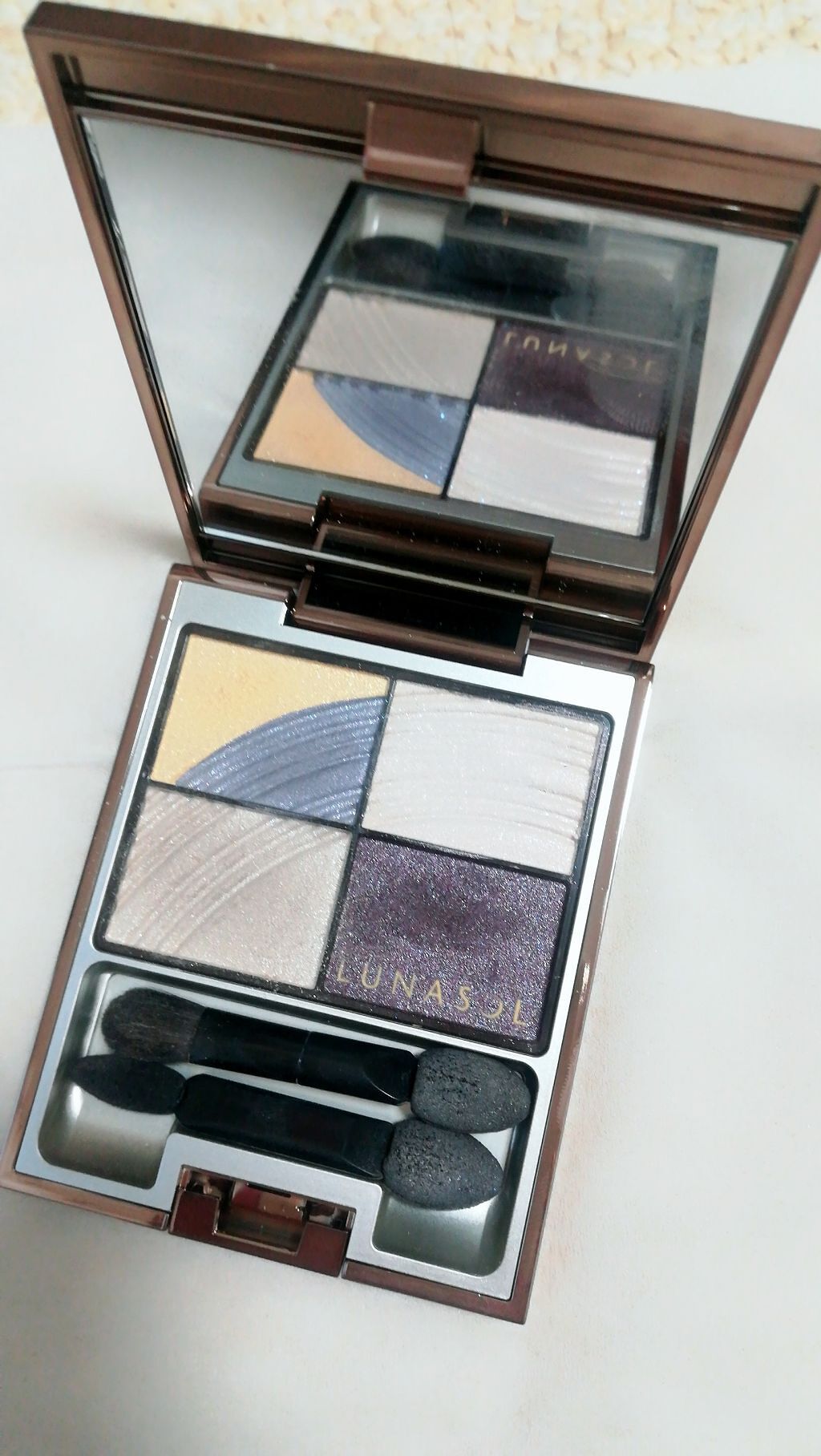 カラフルスカイアイズ 01 Yellow Lilac/LUNASOL/アイシャドウパレットを使ったクチコミ（1枚目）