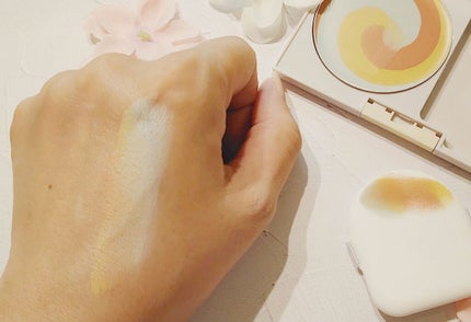 カラーブレンドグローファンデーション/ディエム クルール/クリーム・エマルジョンファンデーションを使ったクチコミ(3枚目)