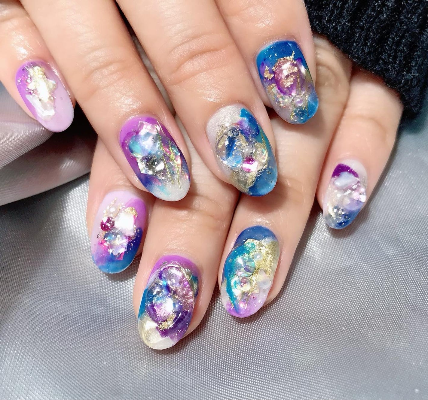 なかやまちえこ on LIPS 「和ネイル🗻⠀⠀(デザインイメージはお伝えいただいて🙏)⠀@al..」(4枚目)