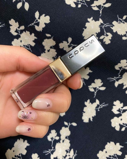 SUQQU フロウレス リップ グロスのクチコミ「♡109番
クリスマスコフレに入っていたものです!
クリアな色付きですが、単体でも重ねても使い.....」(1枚目)